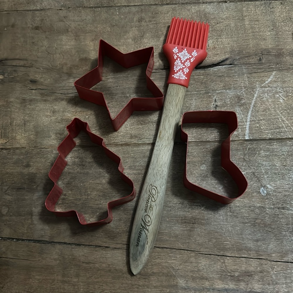 Pioneer Woman Silicone Basting Brush & Cookie Cutters